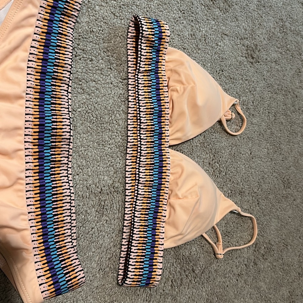 Peach Bikini - Picture 2 of 7